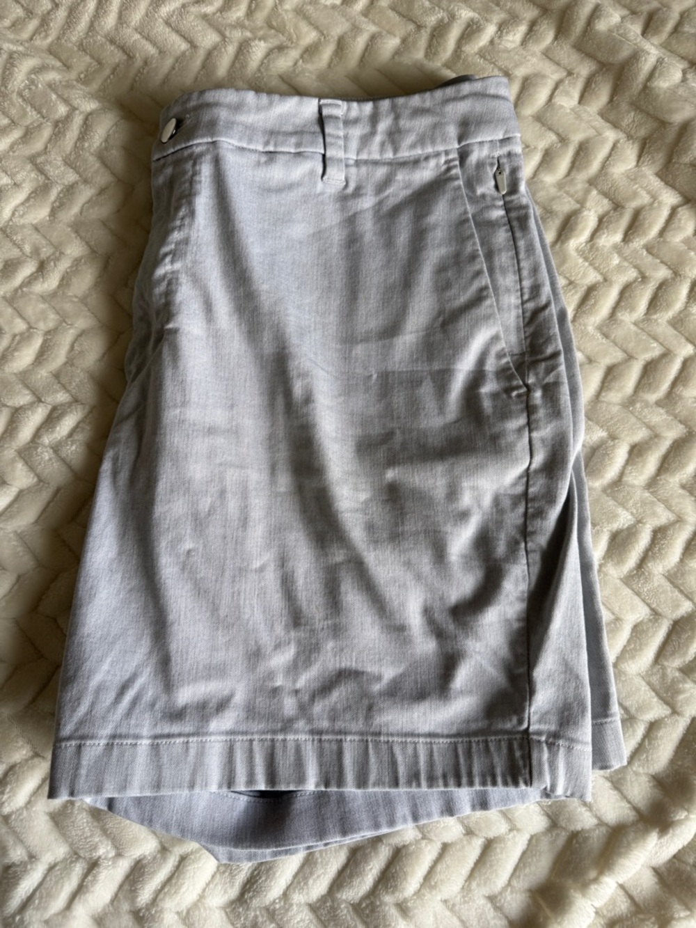 Lululemon Light Gray Men’s Shorts